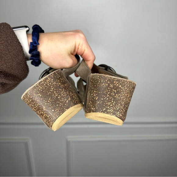 Dansko Susie Taupe Milled Nubuck Wedge Sandal Womens EU 42 US 11.5-12 - Picture 7 of 10